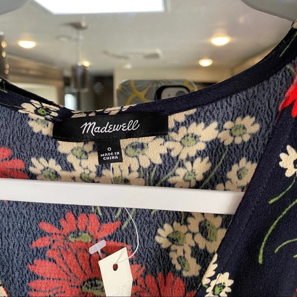 NWT Madewell Ruffle-Wrap Dress in Hillside Daisies - Picture 4 of 10